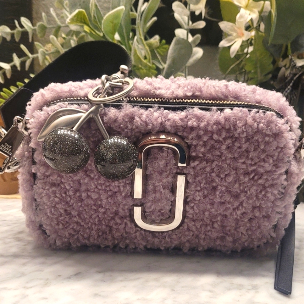 💜💜💜 EUC Marc Jacobs Snapshot Faux Shearling Crossbody Bag - Purple 💜💜💜